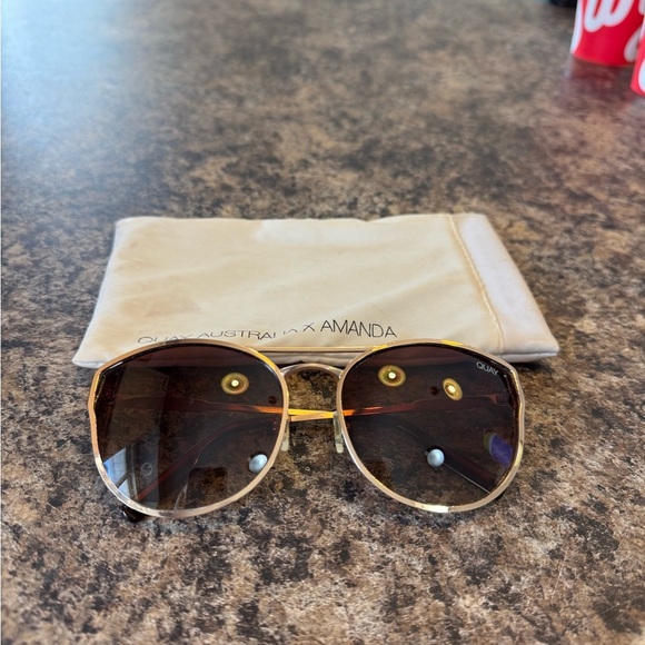 Quay x Amanda Cherry Bomb Sunglasses - Picture 2 of 5